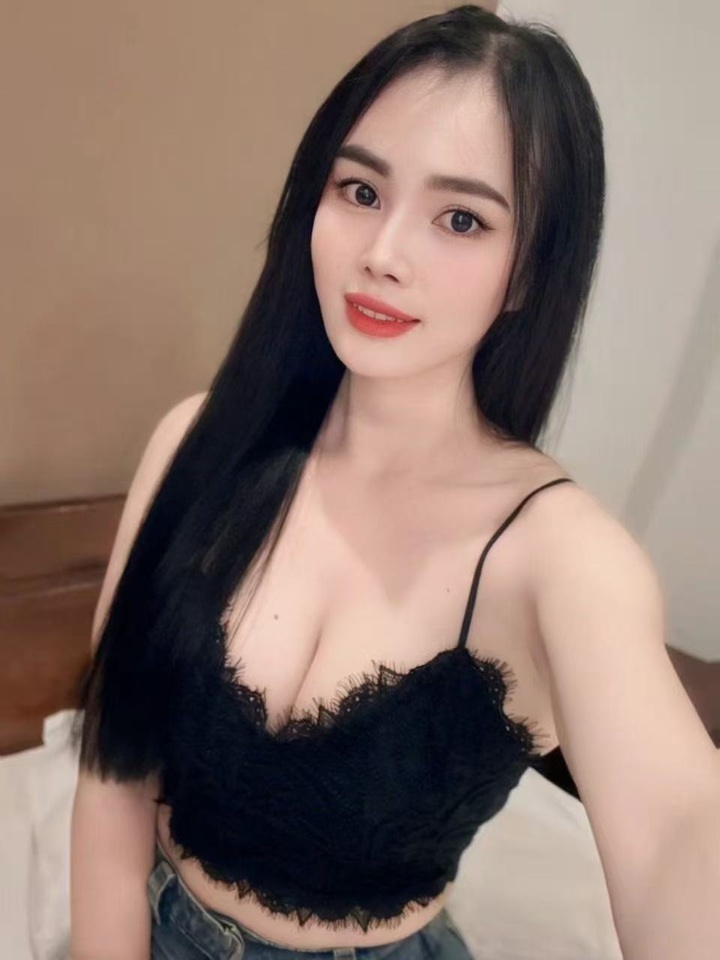 SA Crystal Hellen001.jpg